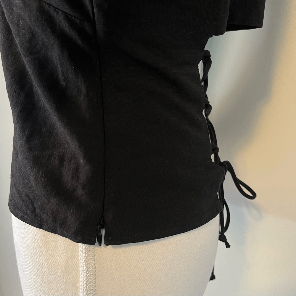 INTERMIX Marseille Black Lace-Up Top Tie Front Lace Back Scoop Neck Size 0 Linen