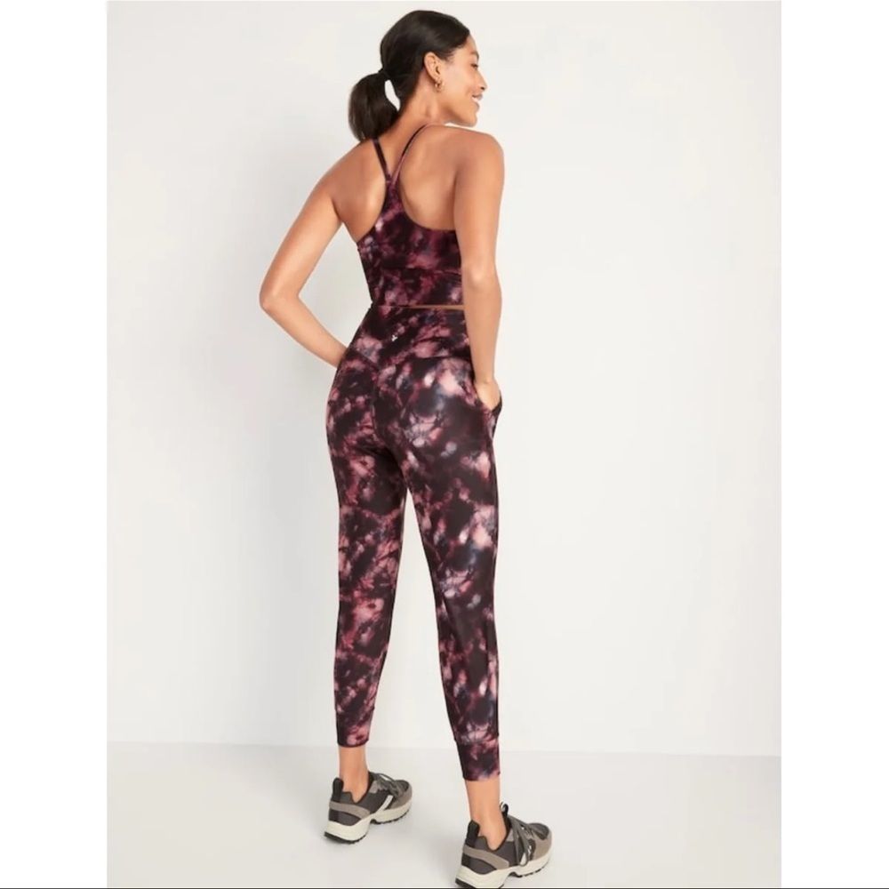 Old Navy High Waisted Powersoft 7/8 Length Red Tie Dye Joggers Size S