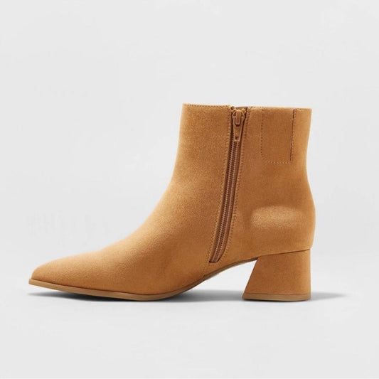 A New Day Women's Delilah Heeled Ankle Boots in Camel | Size 9,5