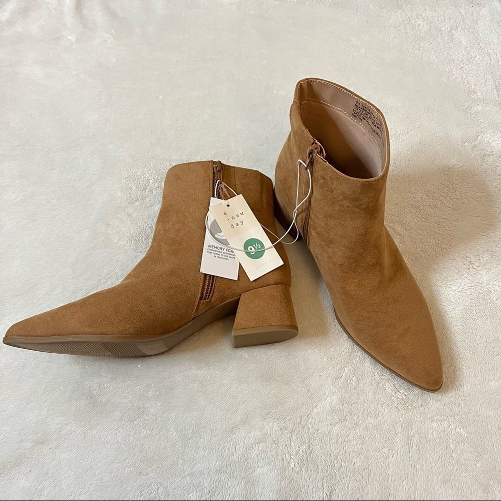 A New Day Women's Delilah Heeled Ankle Boots in Camel | Size 9,5