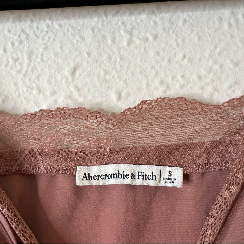 Abercrombie & Fitch Lace Trim Cami Tank Top Size Small
