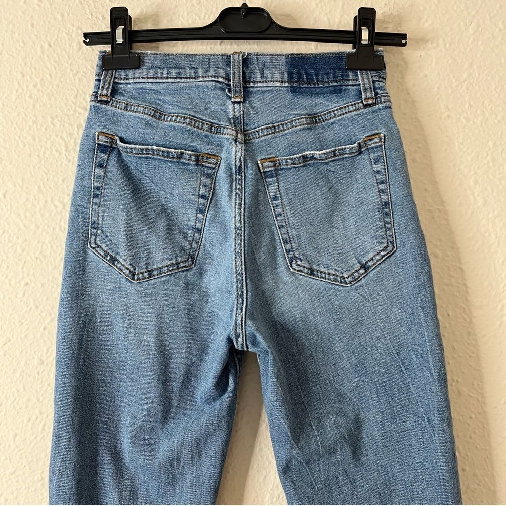 Abercrombie & Fitch The Ankle Straight Ultra High Rise Distressed Jeans Size 26