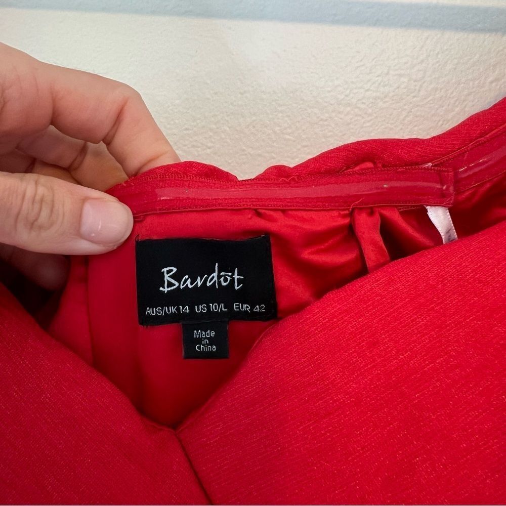 Bardot Devlin Twist Mini Dress in Lipstick Red Size 10 / L Off The Shoulder