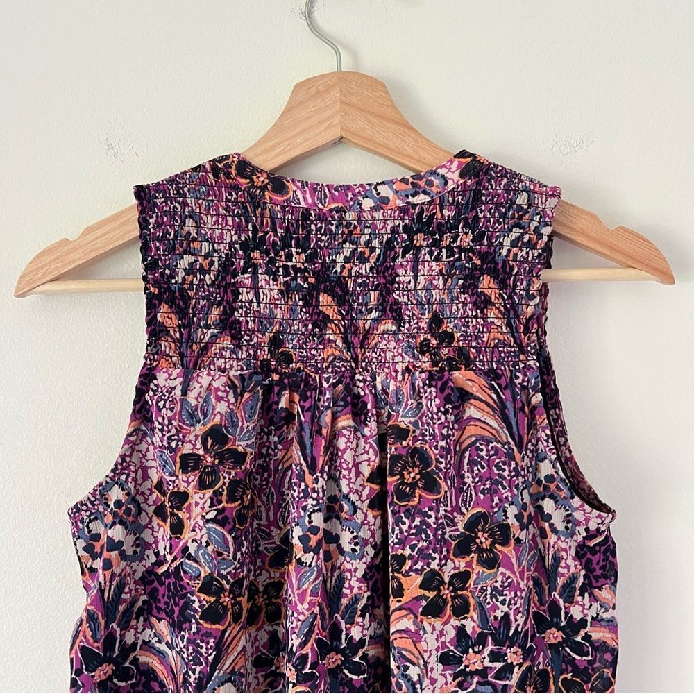 Evereve Darby Chiffon Smocked Floral Sleeveless Blouse Size XS Purple