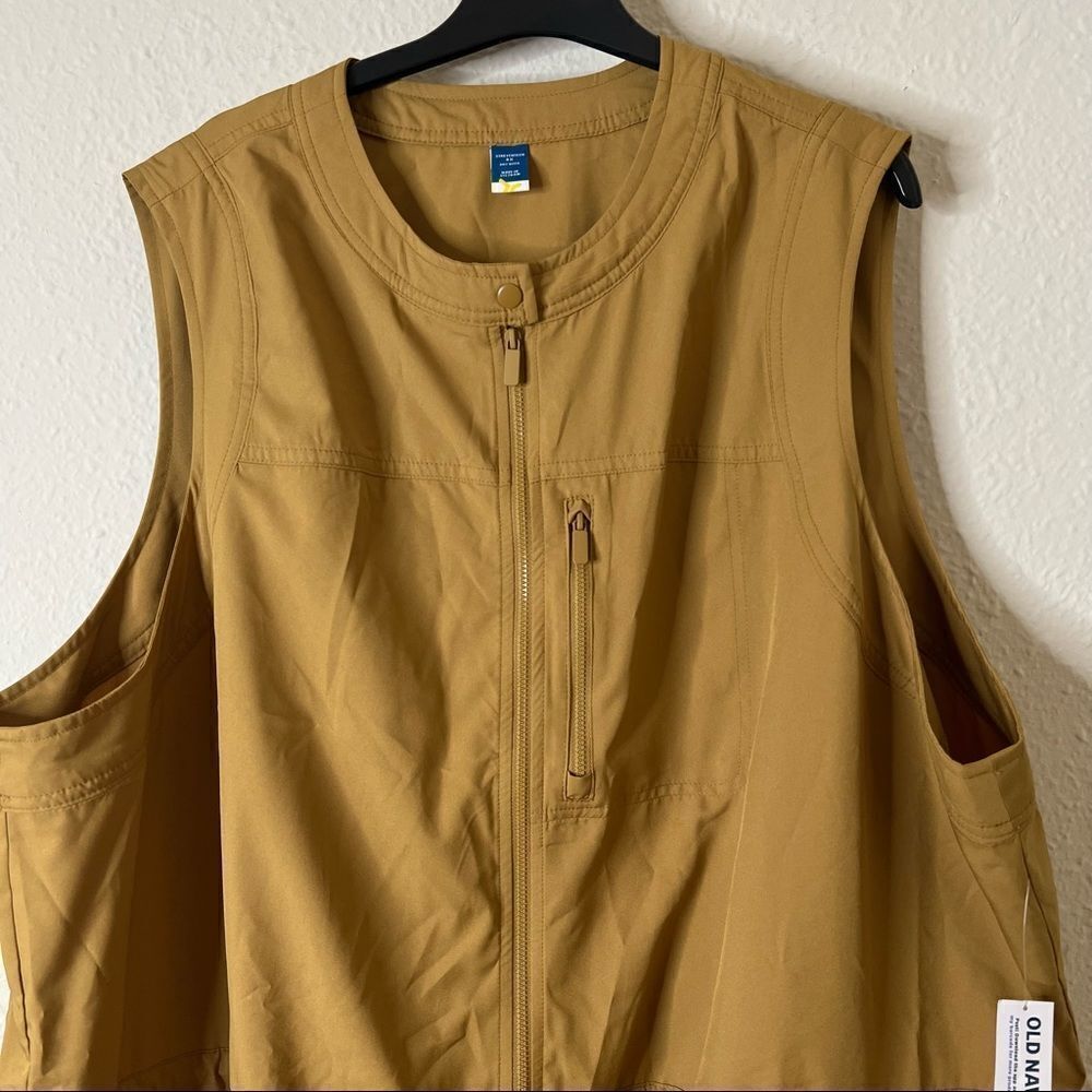 Old Navy StretchTech Sleeveless Zip-Front Cargo Romper