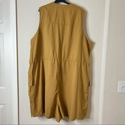 Old Navy StretchTech Sleeveless Zip-Front Cargo Romper
