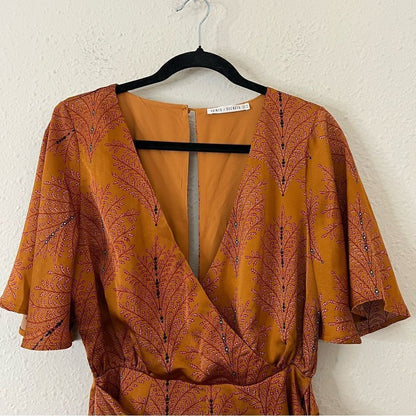 Saints and Secrets NADI V-Neck Wrap Romper Size Small
