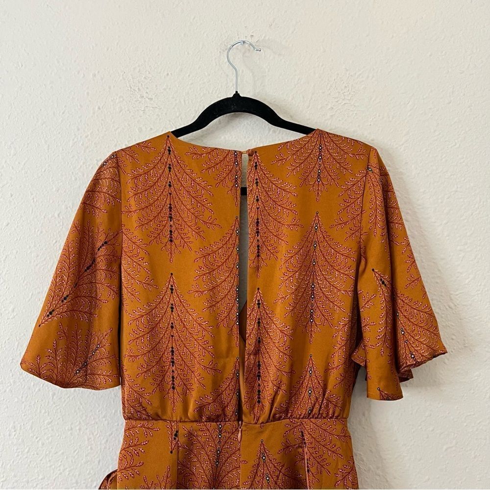 Saints and Secrets NADI V-Neck Wrap Romper Size Small