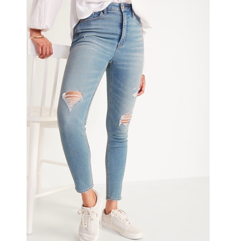 Old Navy Women’s Extra High Waisted Stretch Super Skinny Ripped Jeans Size 6Tall