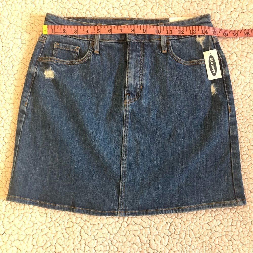 Old Navy Women’s High Waisted Distressed Jean Skirt Size 4