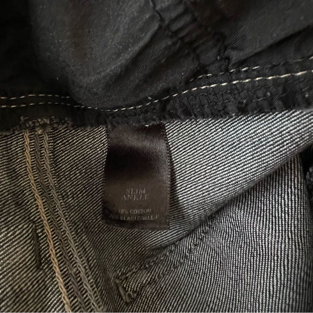 White House Black Market Noir Slim Ankle Jeans in Black Size 4