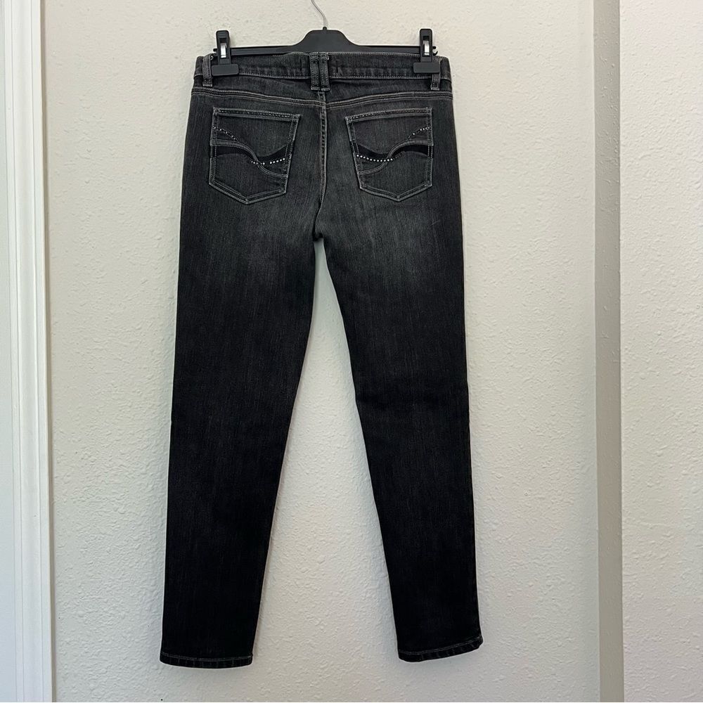 White House Black Market Noir Slim Ankle Jeans in Black Size 4