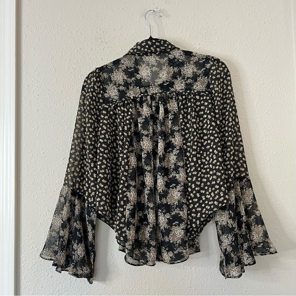 Dress Forum Floral Bell Sleeve Sheer Blouse Top Size Small