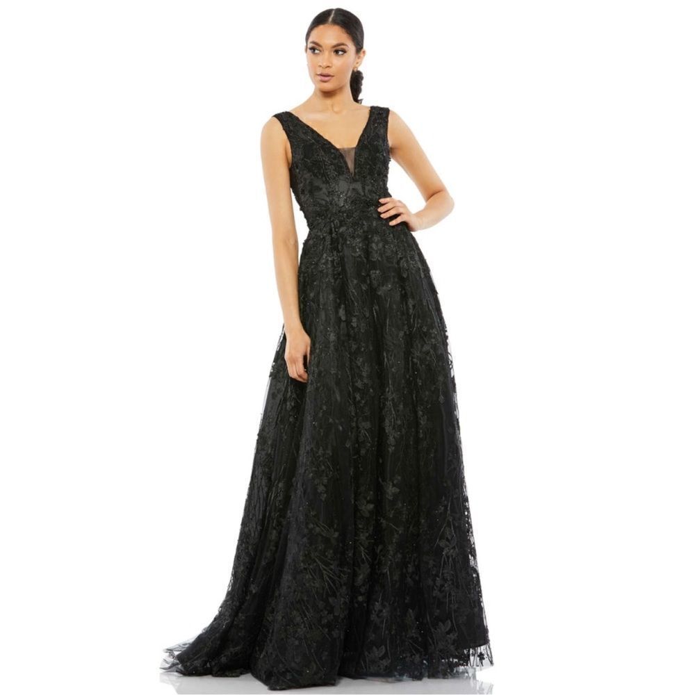 Mac Duggal Floral Embroidered Illusion V-Neck Gown Black Maxi Dress NEW Size 2