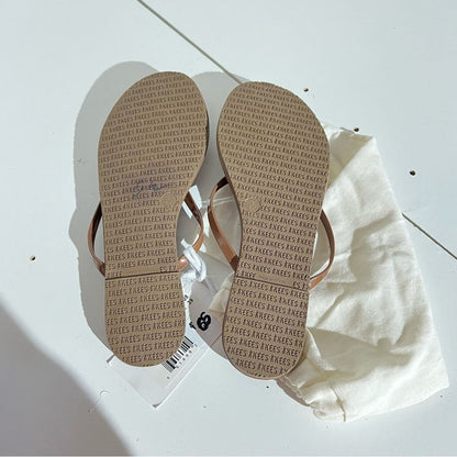 TKEES Foundations Glow Heat Wave Flip Flops Sandals NEW Size 8
