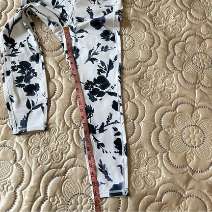 Athleta Blue and White Water Flower Leggings Size Small
