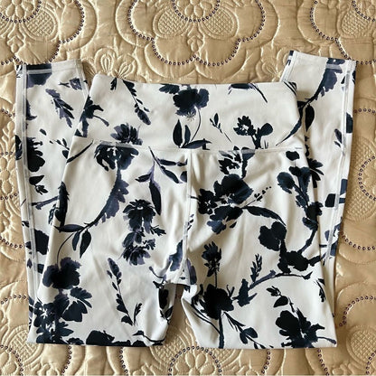 Athleta Blue and White Water Flower Leggings Size Small