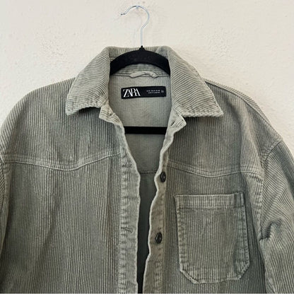 Zara Corduroy Shacket Jacket in Green Size Small