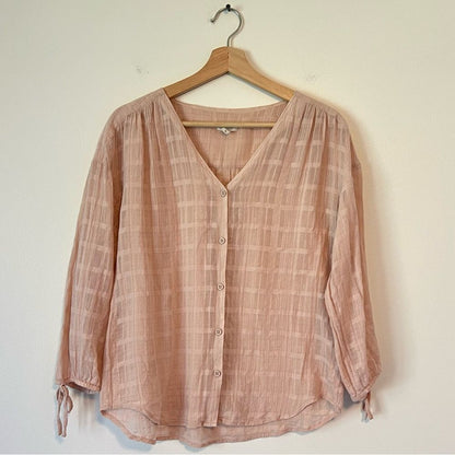 Garnet Hill V-Neck Button up Blouse in Pink Size 6 100% Cotton
