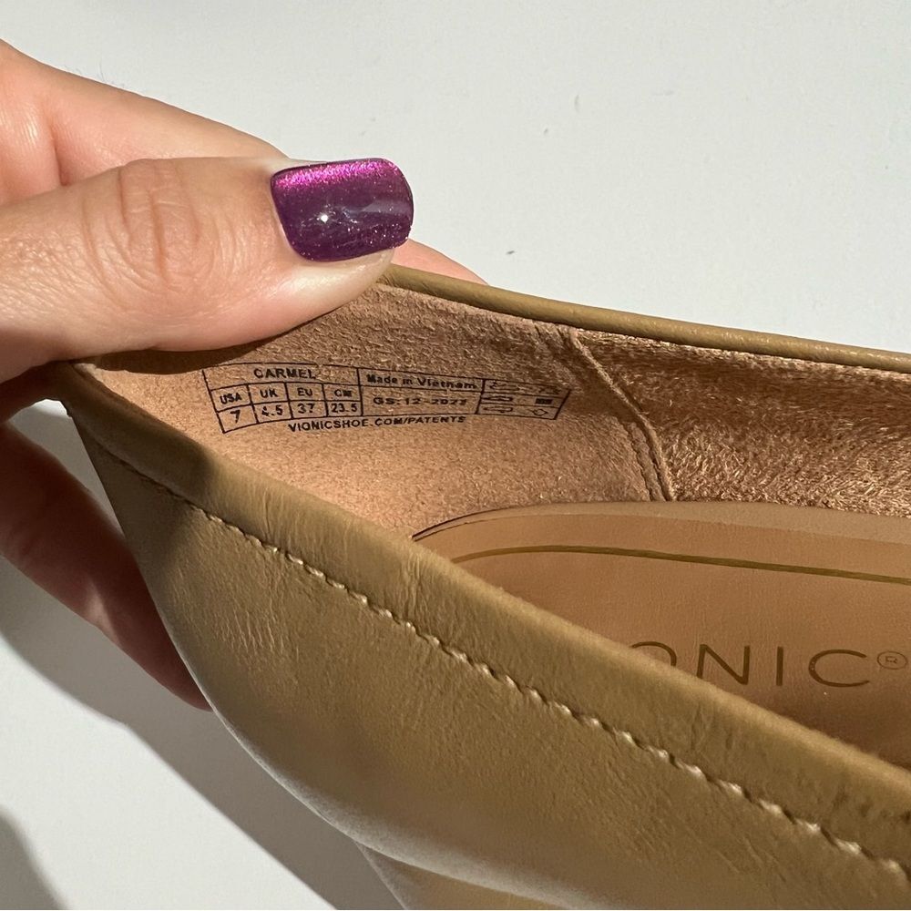 Vionic Carmel Pumps Round Toe Block Heels in Tan Size 7 Classic NWOT