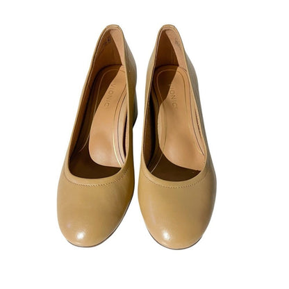Vionic Carmel Pumps Round Toe Block Heels in Tan Size 7 Classic NWOT