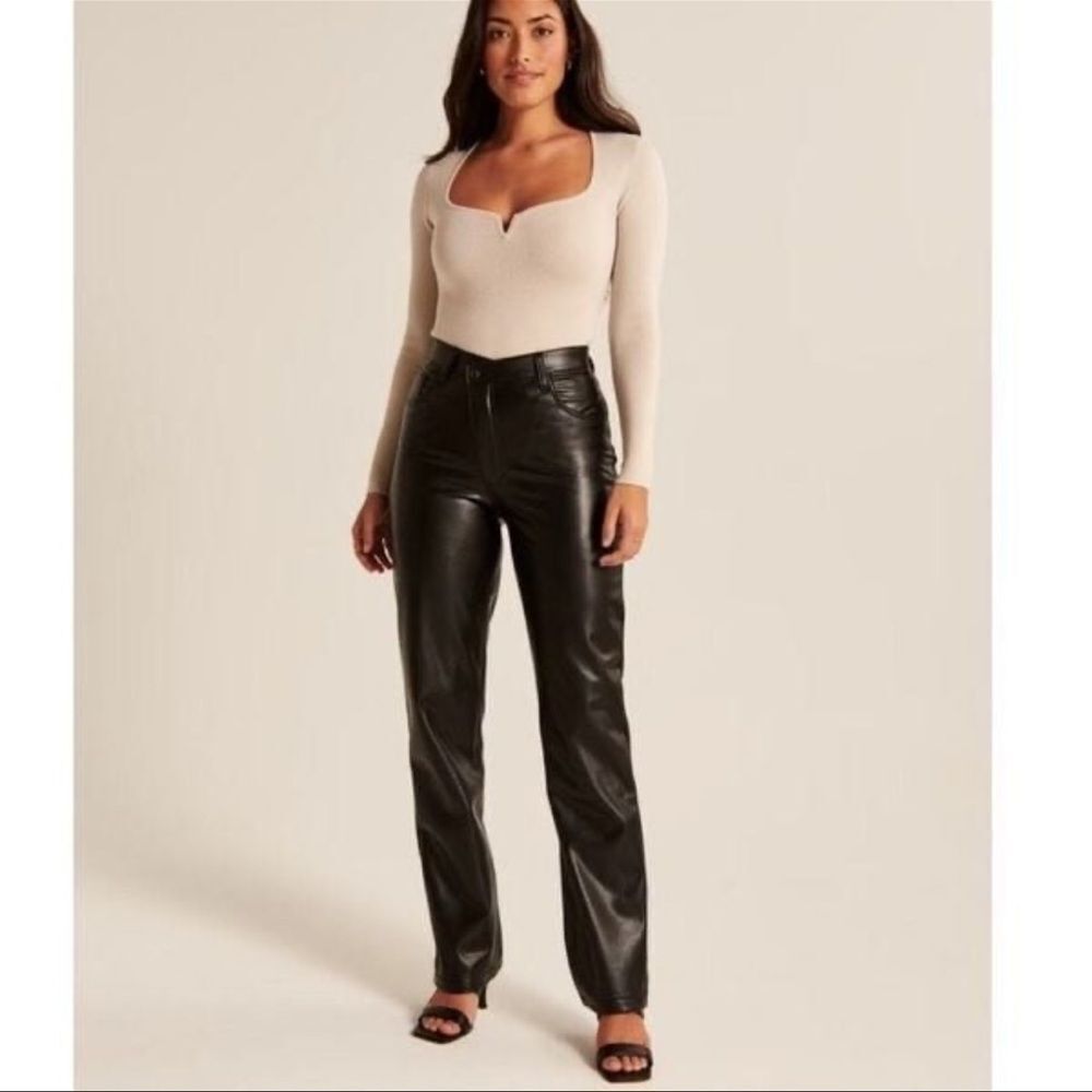 Abercrombie & Fitch 90s Straight Ultra High Rise Vegan Leather Pants Black 31/12