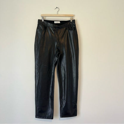 Abercrombie & Fitch 90s Straight Ultra High Rise Vegan Leather Pants Black 31/12