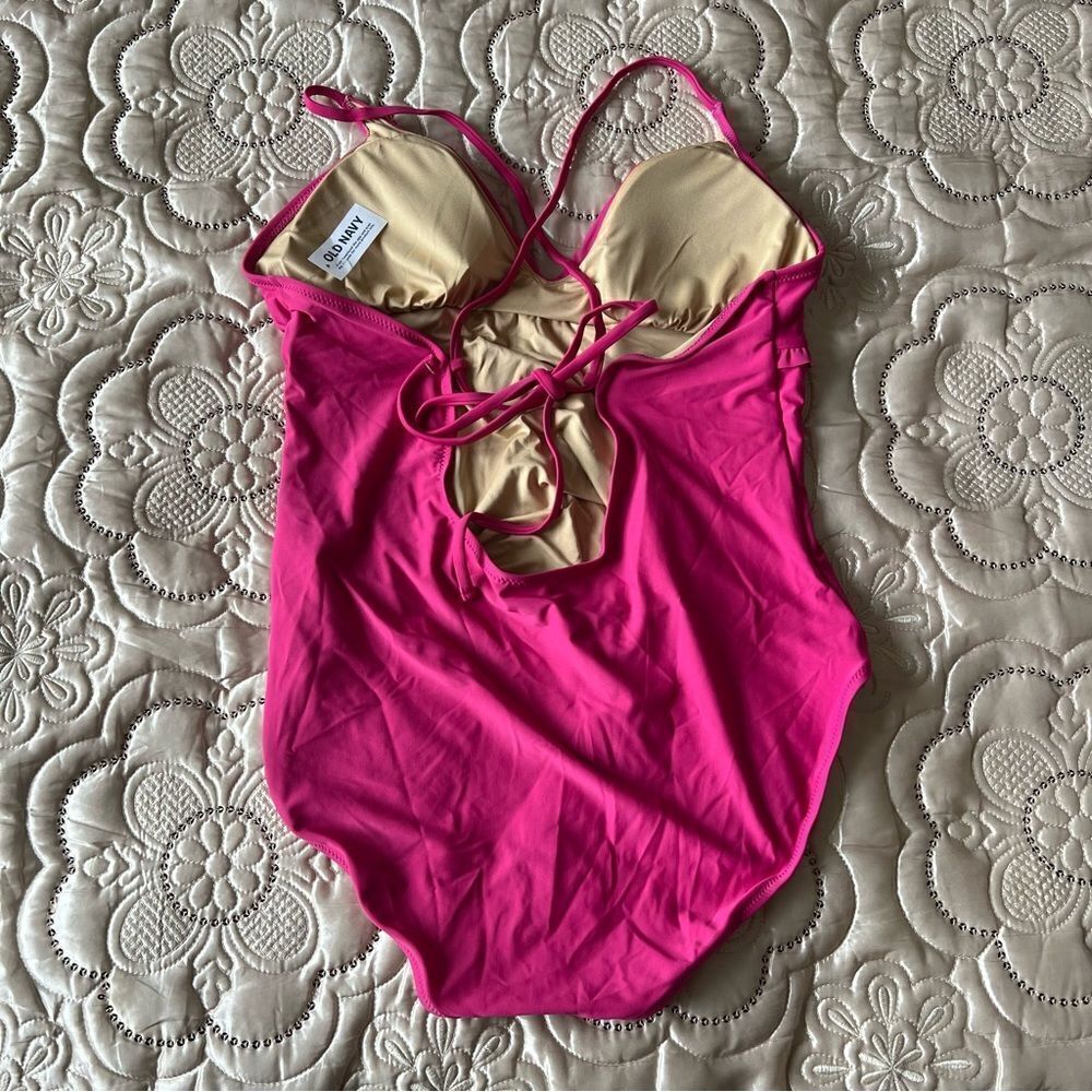Old Navy V Neck Ruffle Trim Cutout One Piece Swimsuit in Pink NEW Size XXL