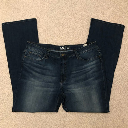 LEE Women’s Mid-rise Dark Wash Bootcut Jeans NEW Size 24 Medium
