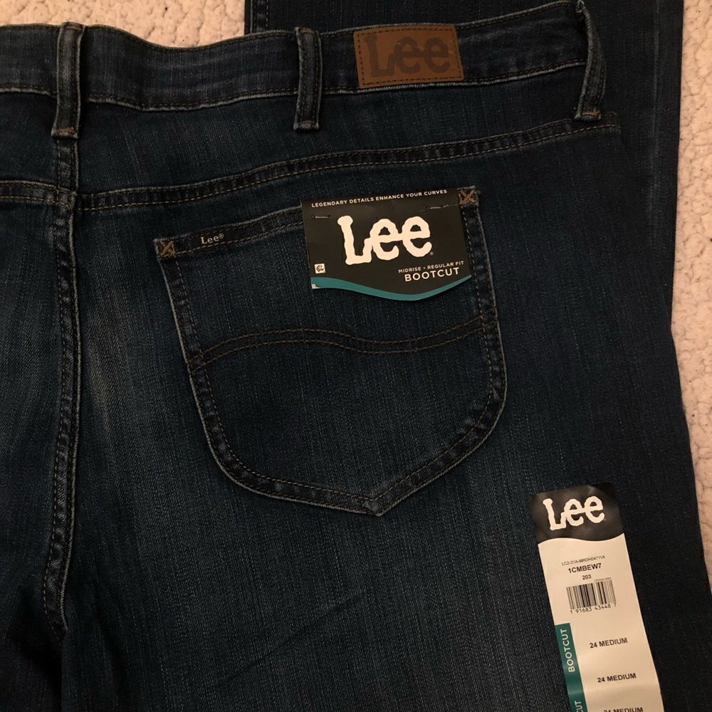 LEE Women’s Mid-rise Dark Wash Bootcut Jeans NEW Size 24 Medium