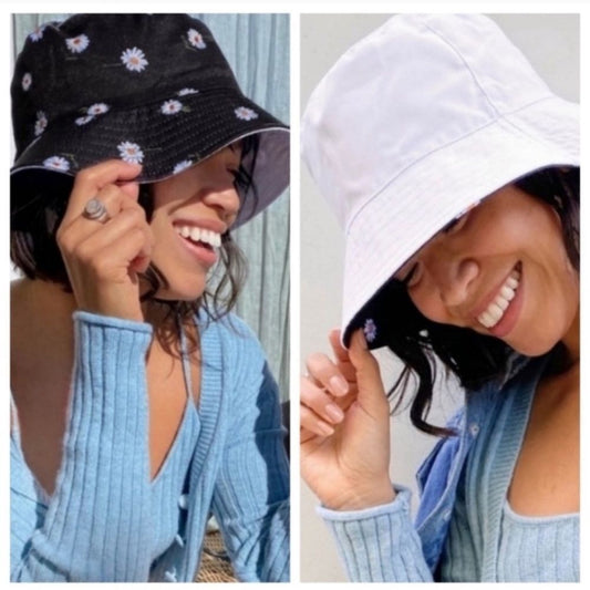 Alice + Olivia Daisy Reversible Bucket Hat NEW
