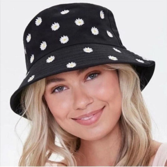 Alice + Olivia Daisy Reversible Bucket Hat NEW
