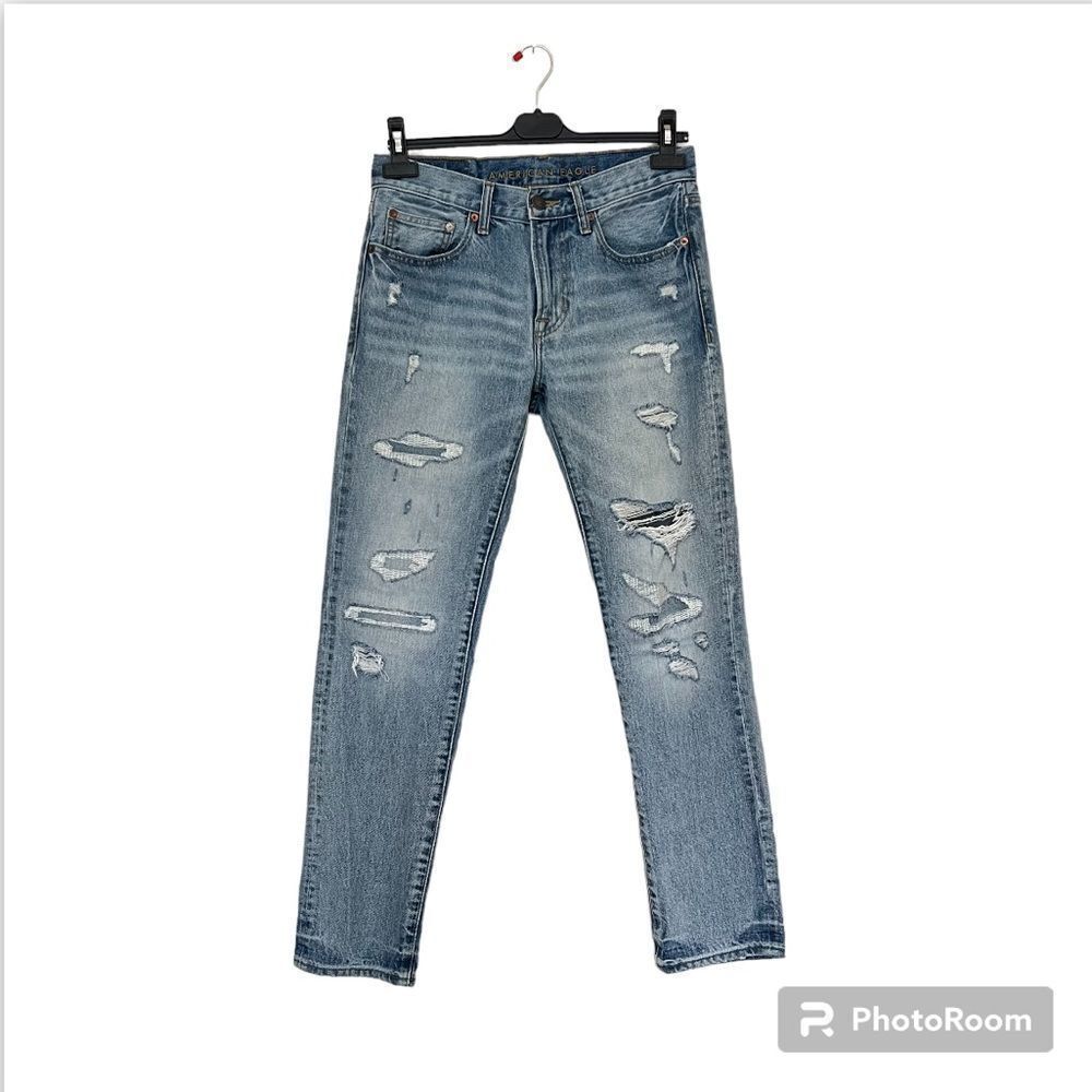 American Eagle Men’s Slim Straight Light Wash Distressed Jeans Size 28x30