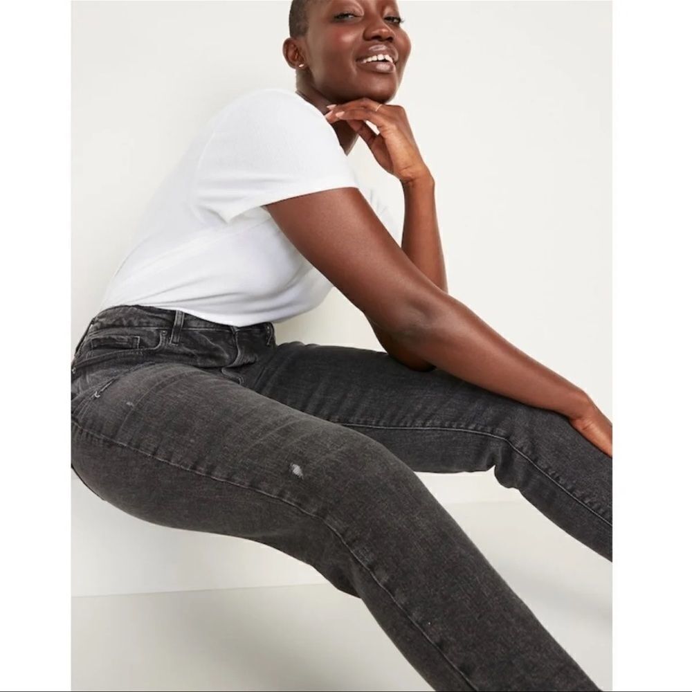 Old Navy High-Waisted O.G. Straight Ripped Black Ankle Jeans Plus Size 26