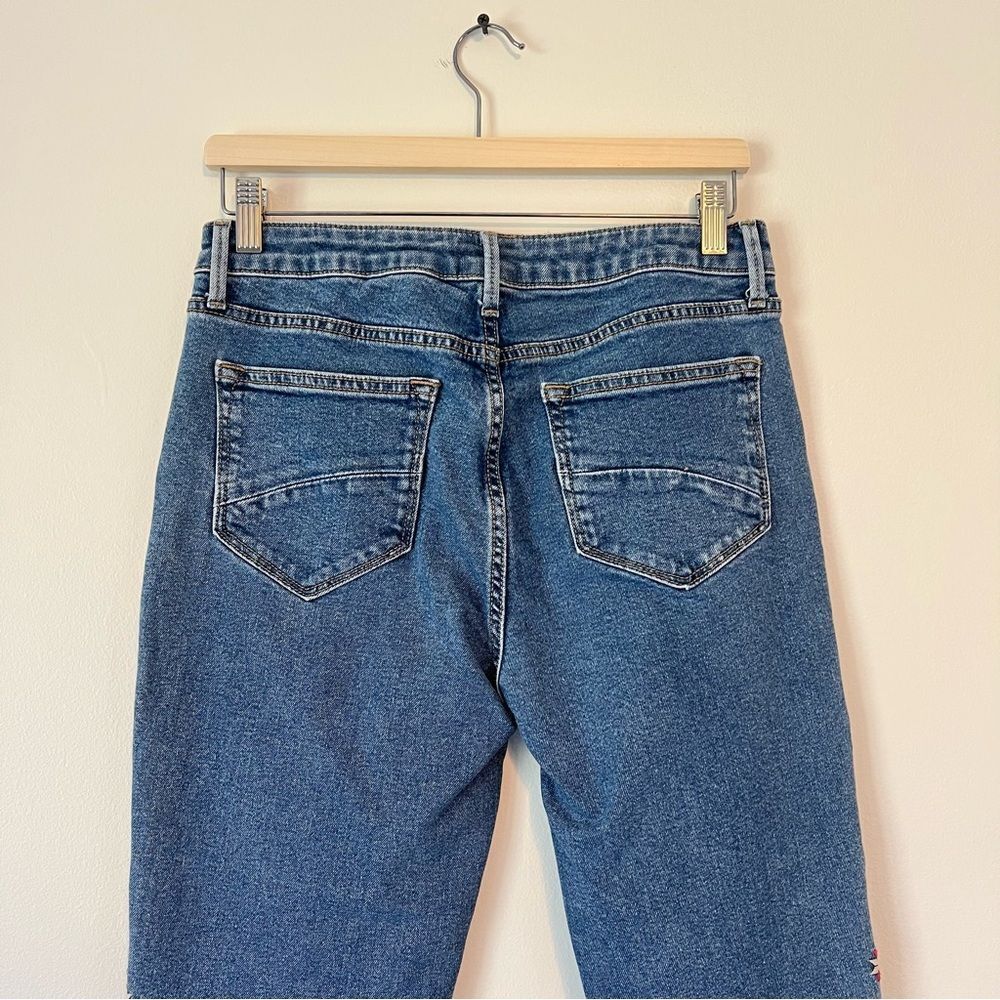 Driftwood Gizelle Aztec Embroidered Girlfriend Slim Jeans Size 28 Medium Wash