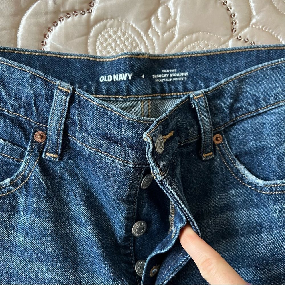 Old Navy High Rise Slouchy Straight Distressed Jeans NEW Size 4