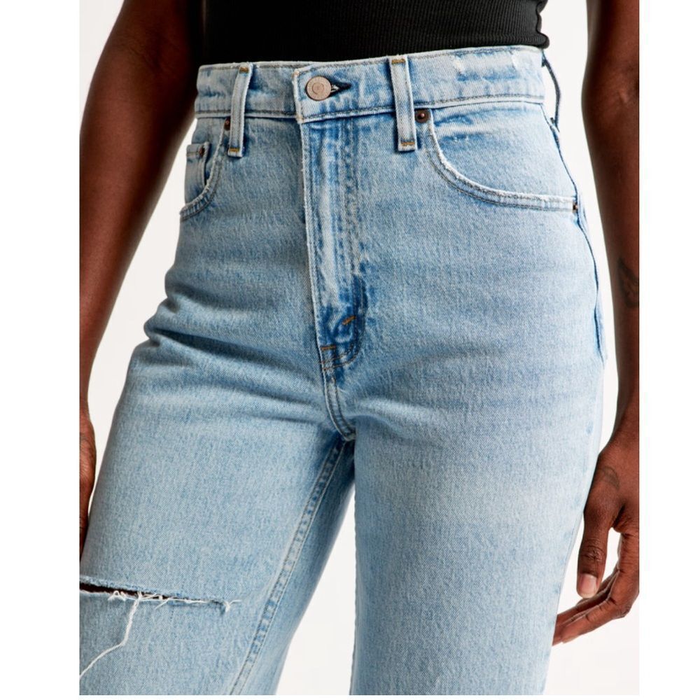 Abercrombie & Fitch The 90s Straight Ultra High Rise Curve Love Jeans 27 / 4