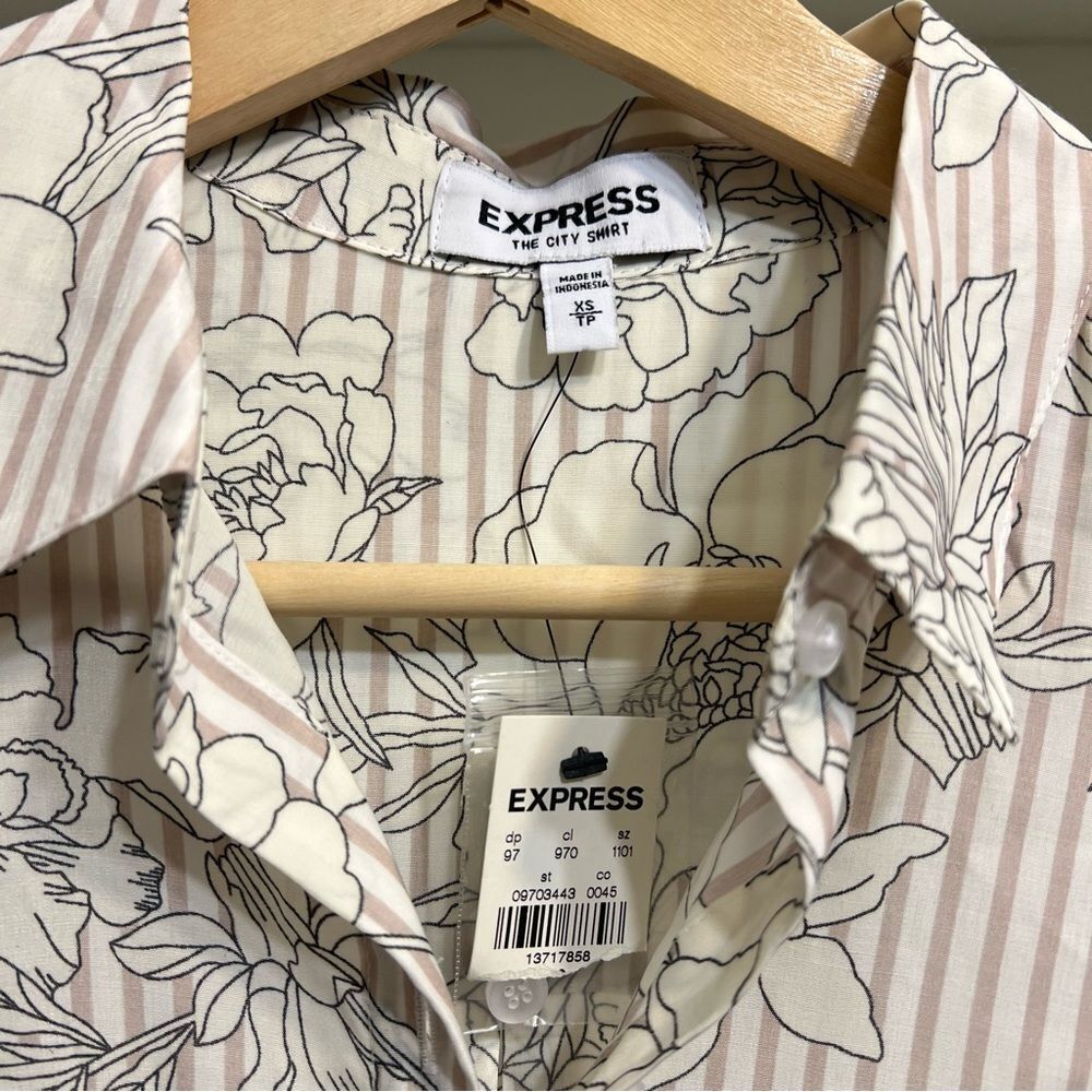 Express The City Shirt Silky Floral Button Down Shirt NEW Size XS