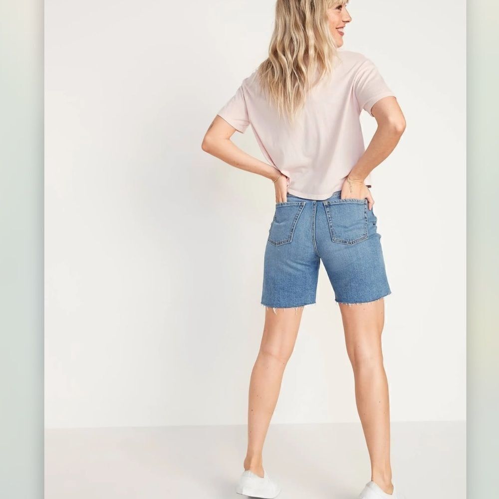 Old Navy Extra High Waisted Straight Button Fly Cut-Off Ripped Jean Shorts
