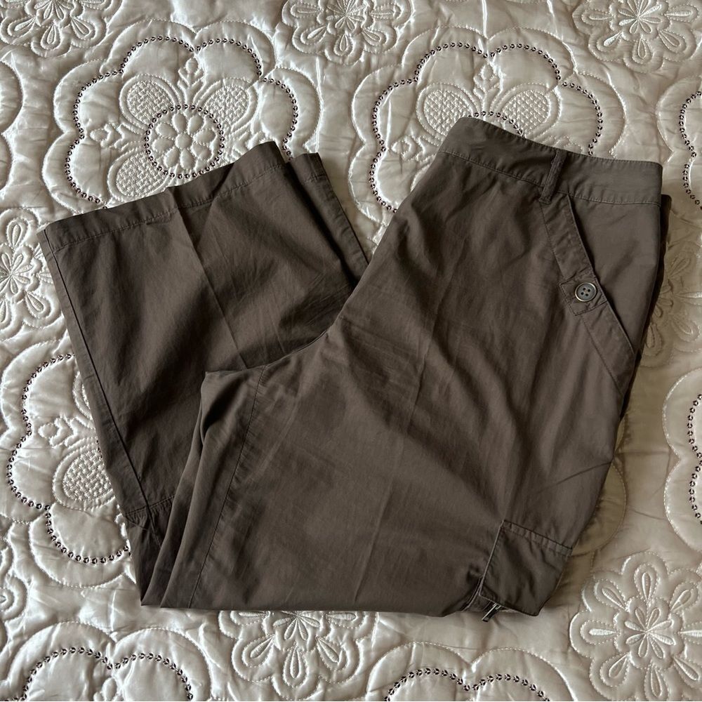Chico’s Cropped Cargo Pants in Brown Size 2/ US 12