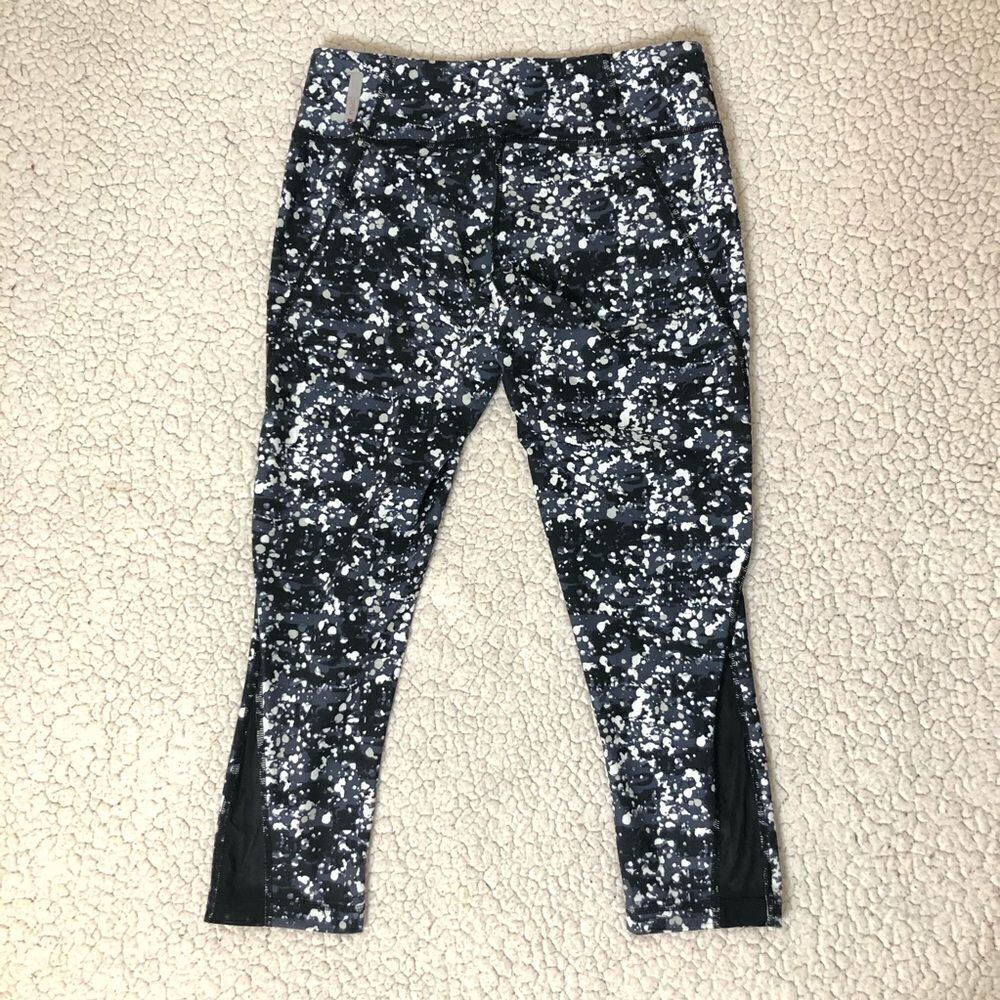 Zella Black & White Paint Splatter Capri Leggings Size S