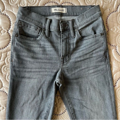 Madewell 10" High Rise Skinny Jeans in Gray Size 24