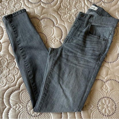 Madewell 10" High Rise Skinny Jeans in Gray Size 24