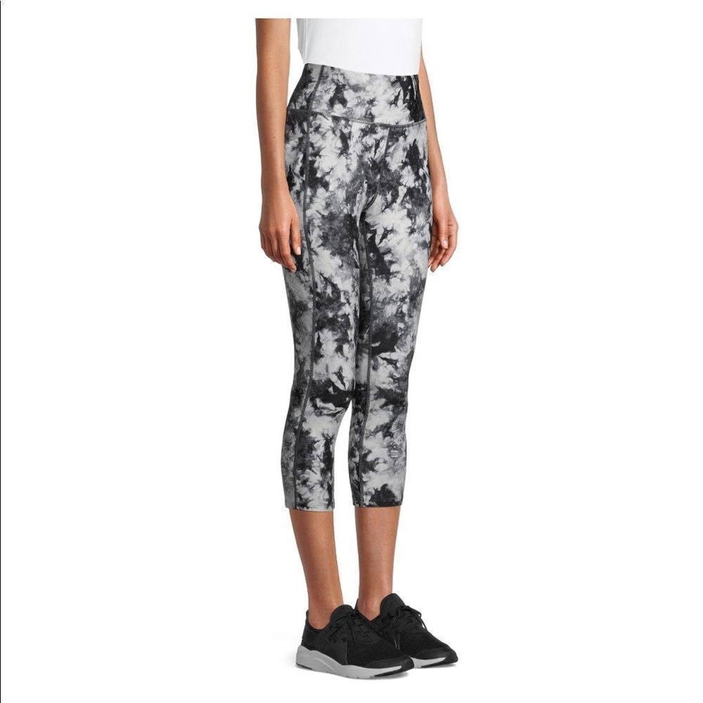 Women’s Performance Capri Leggings Size XS