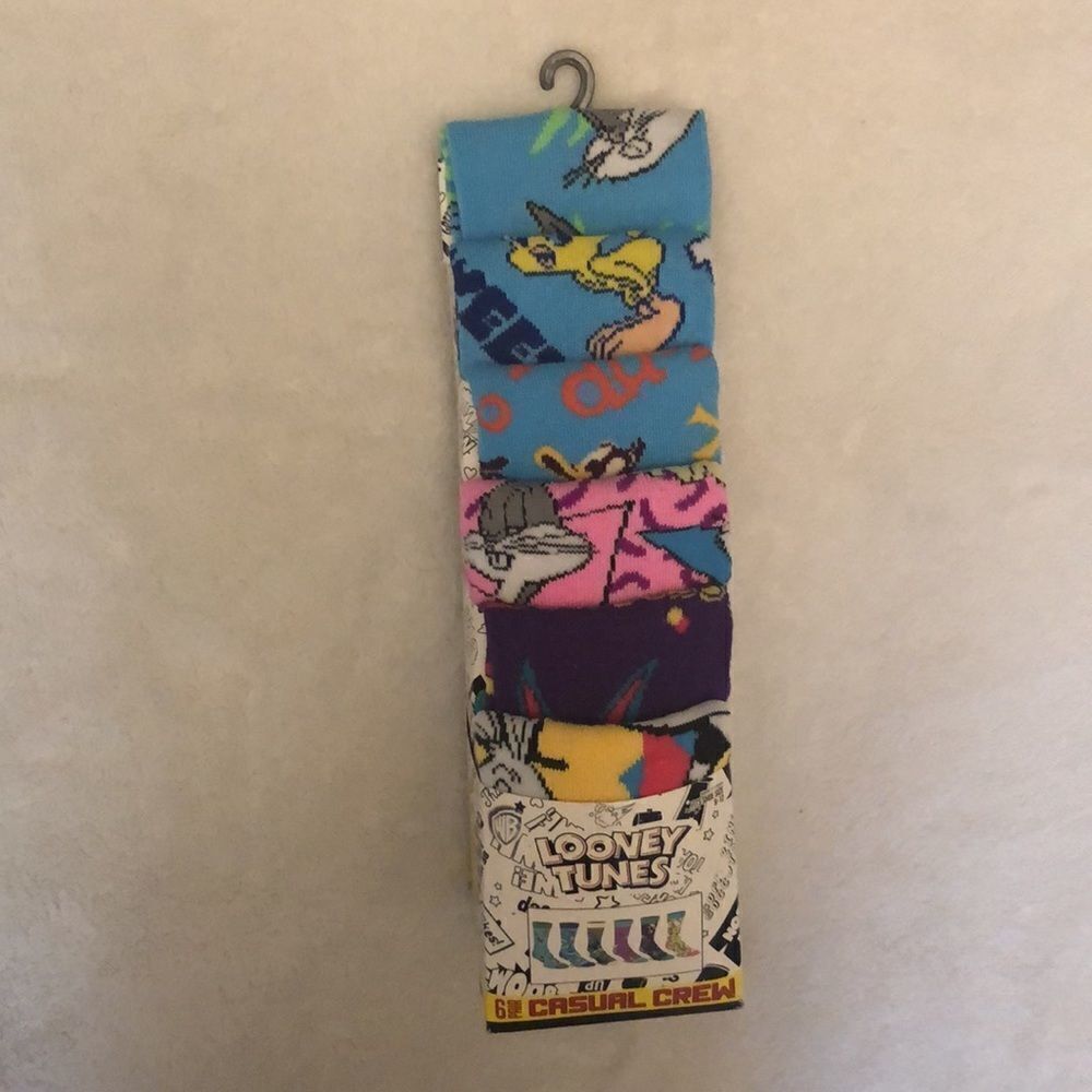 NEW Men’s Looney Tunes Casual Crew Socks 6 pair