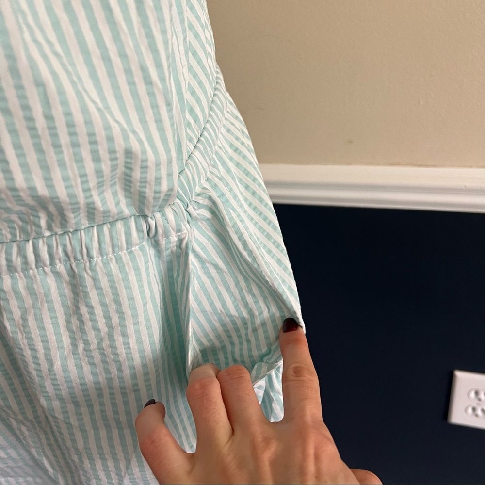 Vineyard Vines Seersucker Striped Romper in Aqua Size Large Short Sleeve