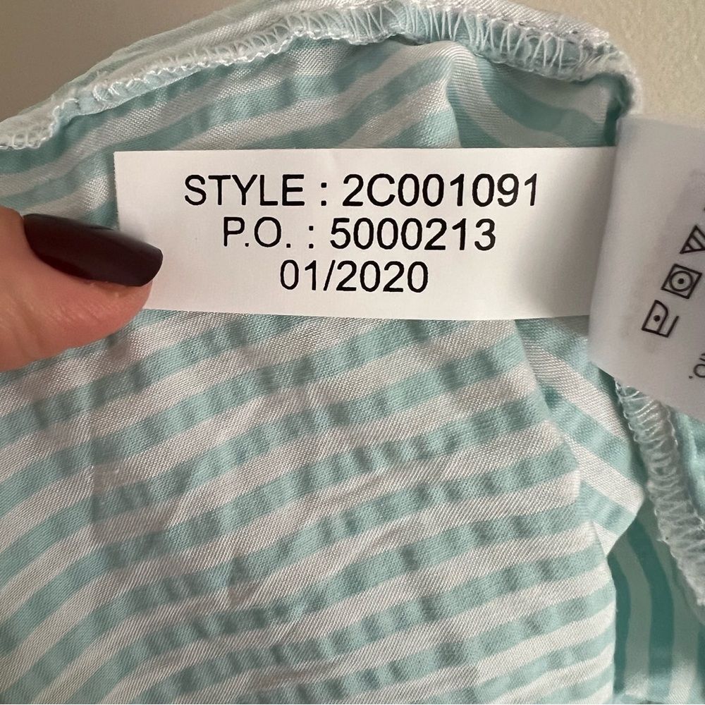 Vineyard Vines Seersucker Striped Romper in Aqua Size Large Short Sleeve